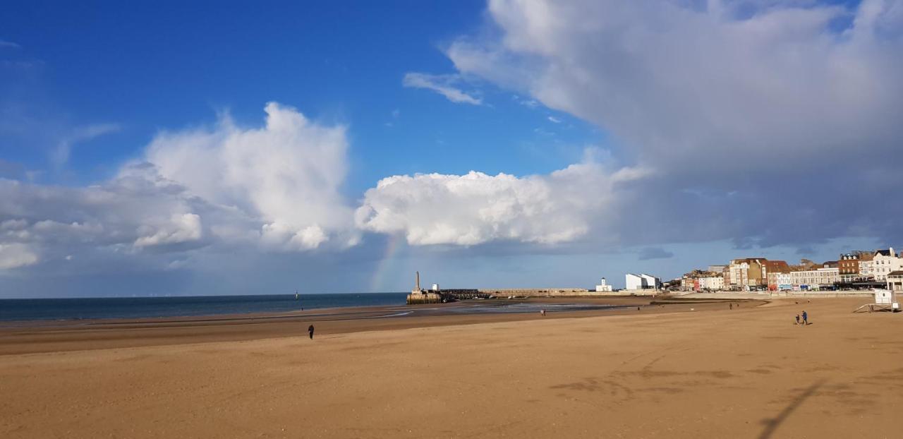 Trinity Square, Margate Apartment Екстериор снимка